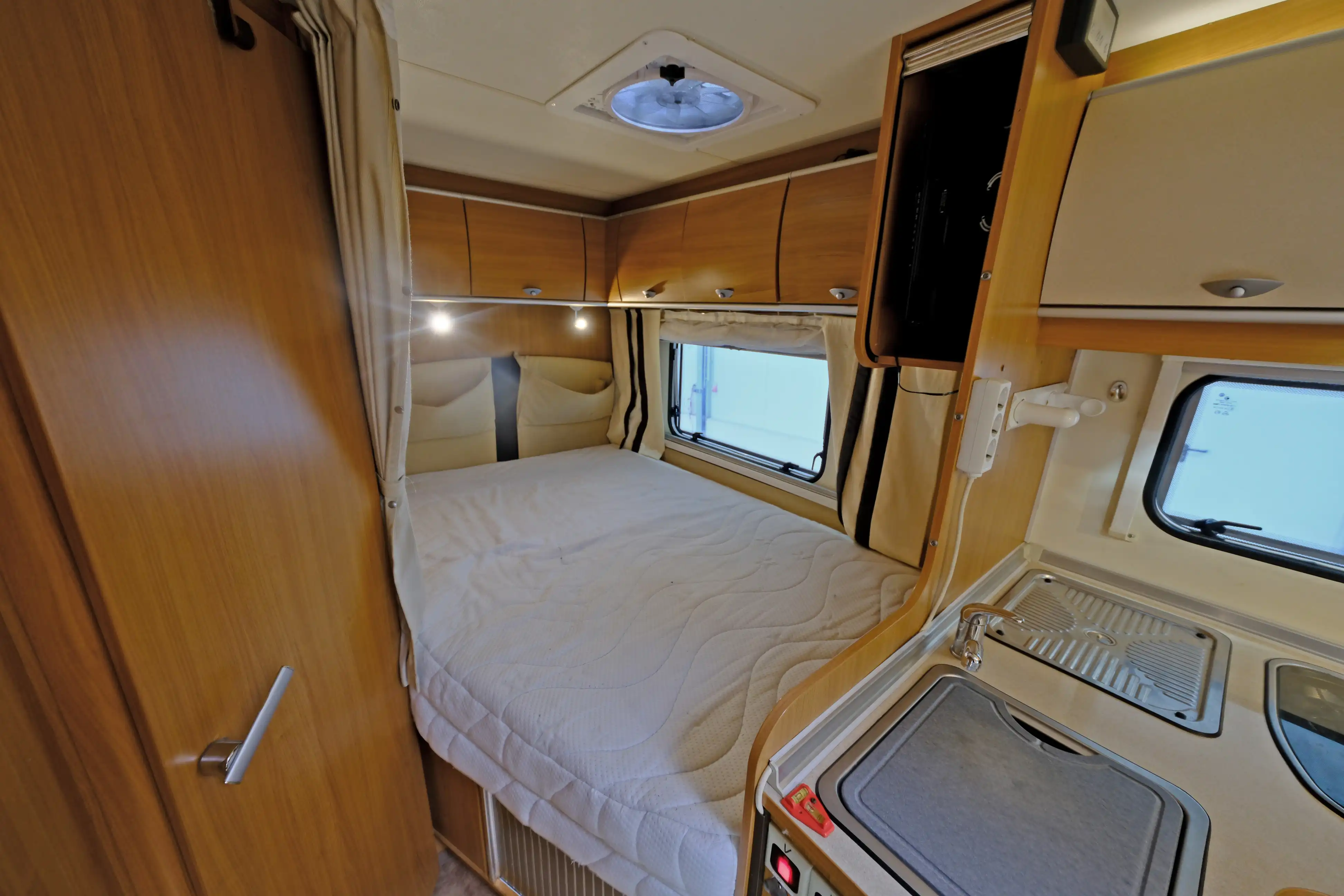 BUERSTNER Nexxo T 580